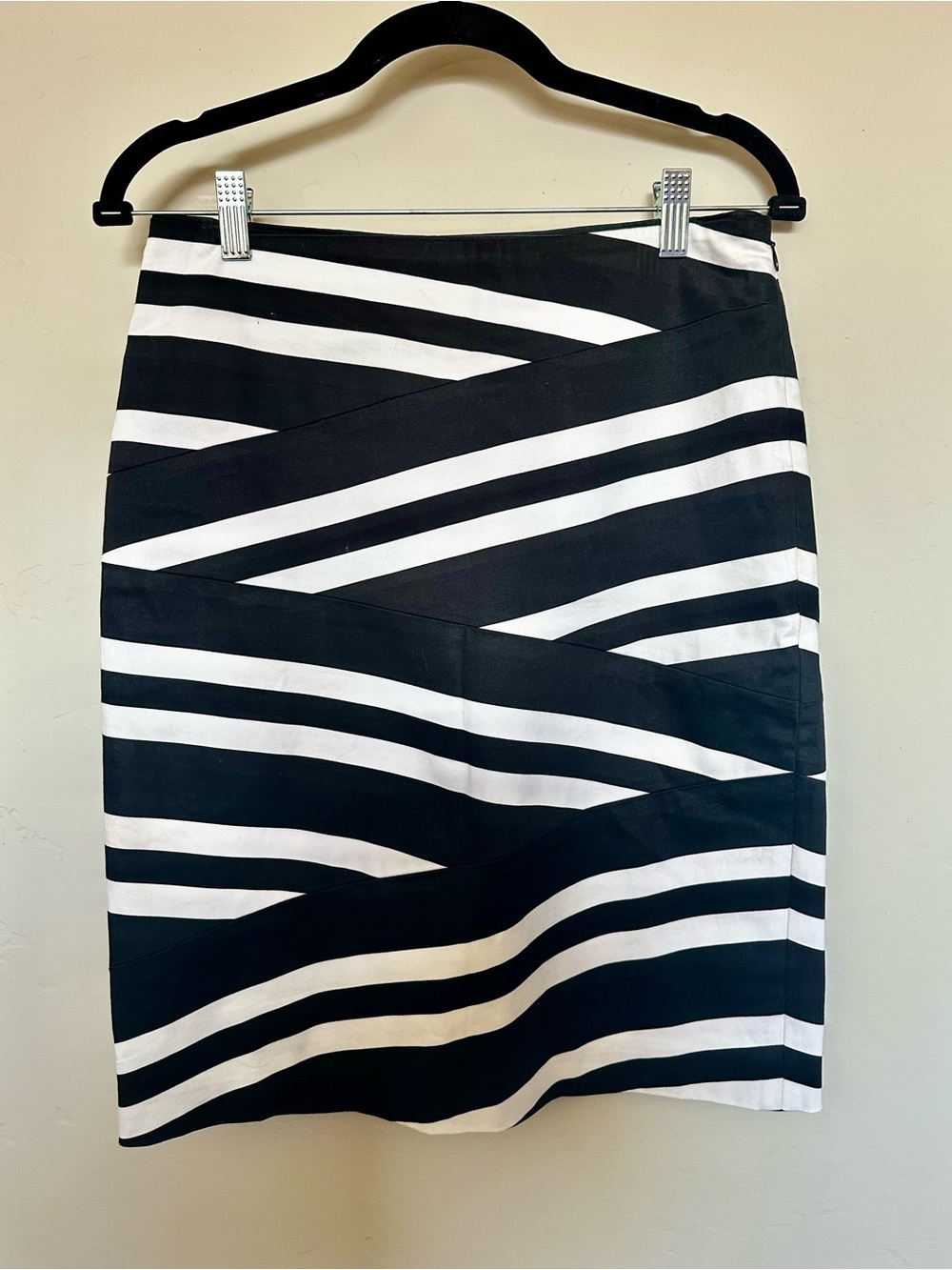 White House Black Market Black & White Diagonal Stripe Pencil Skirt